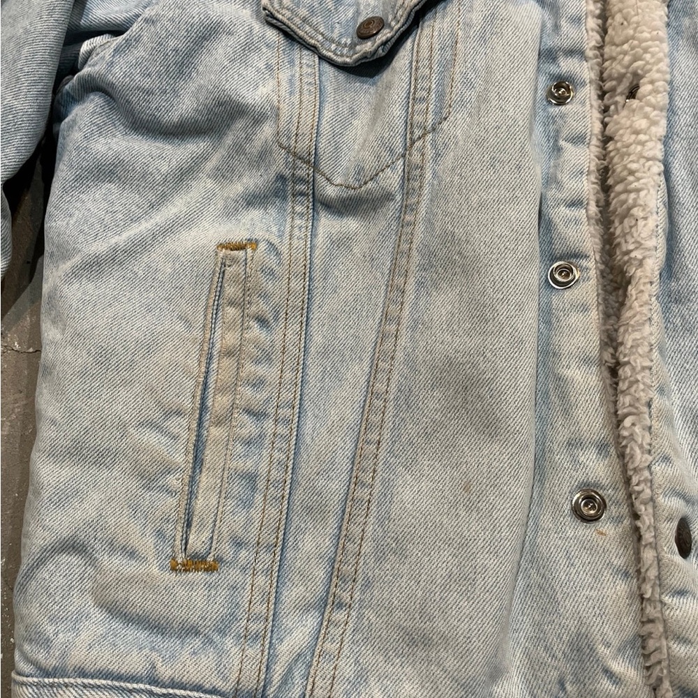Levi's Denim Sherpa Jacket - Picture 2 of 5